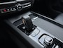 Volvo XC60 B5 251pk Momentum Exclusive / Panoramadak / Head-Up / DAB / Harman&Kardon Audio / 360 Camera / Leder / ACC / BLIS / 4-Zone Climate / Trekhaak / Stoel +Stuurw. Verwarming / Zittingverlenger / Draadloze Oplader /