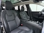 Volvo XC60 B5 251pk Momentum Exclusive / Panoramadak / Head-Up / DAB / Harman&Kardon Audio / 360 Camera / Leder / ACC / BLIS / 4-Zone Climate / Trekhaak / Stoel +Stuurw. Verwarming / Zittingverlenger / Draadloze Oplader /