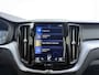 Volvo XC60 B5 251pk Momentum Exclusive / Panoramadak / Head-Up / DAB / Harman&Kardon Audio / 360 Camera / Leder / ACC / BLIS / 4-Zone Climate / Trekhaak / Stoel +Stuurw. Verwarming / Zittingverlenger / Draadloze Oplader /
