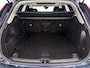 Volvo XC60 B5 251pk Momentum Exclusive / Panoramadak / Head-Up / DAB / Harman&Kardon Audio / 360 Camera / Leder / ACC / BLIS / 4-Zone Climate / Trekhaak / Stoel +Stuurw. Verwarming / Zittingverlenger / Draadloze Oplader /