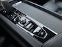 Volvo XC60 B5 251pk Momentum Exclusive / Panoramadak / Head-Up / DAB / Harman&Kardon Audio / 360 Camera / Leder / ACC / BLIS / 4-Zone Climate / Trekhaak / Stoel +Stuurw. Verwarming / Zittingverlenger / Draadloze Oplader /