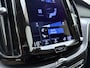 Volvo XC60 B5 251pk Momentum Exclusive / Panoramadak / Head-Up / DAB / Harman&Kardon Audio / 360 Camera / Leder / ACC / BLIS / 4-Zone Climate / Trekhaak / Stoel +Stuurw. Verwarming / Zittingverlenger / Draadloze Oplader /