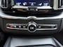 Volvo XC60 B5 251pk Momentum Exclusive / Panoramadak / Head-Up / DAB / Harman&Kardon Audio / 360 Camera / Leder / ACC / BLIS / 4-Zone Climate / Trekhaak / Stoel +Stuurw. Verwarming / Zittingverlenger / Draadloze Oplader /