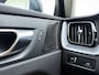 Volvo XC60 B5 251pk Momentum Exclusive / Panoramadak / Head-Up / DAB / Harman&Kardon Audio / 360 Camera / Leder / ACC / BLIS / 4-Zone Climate / Trekhaak / Stoel +Stuurw. Verwarming / Zittingverlenger / Draadloze Oplader /