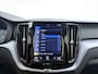 Volvo XC60 B5 251pk Momentum Exclusive / Panoramadak / Head-Up / DAB / Harman&Kardon Audio / 360 Camera / Leder / ACC / BLIS / 4-Zone Climate / Trekhaak / Stoel +Stuurw. Verwarming / Zittingverlenger / Draadloze Oplader /