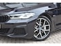 BMW 5-Serie Touring 530e Business Edition Plus SOH 90,3% '22 Laser Light Pano M Pakket Leder Clima Navi Cruise Inruil mogelijk