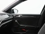 Volkswagen T-Roc 1.5 TSi 150 Pk R-Line | Stoelverwarming | Camera | Trekhaak | Navigatie | Adaptive Cruise | 17 Inch