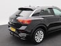 Volkswagen T-Roc 1.5 TSi 150 Pk R-Line | Stoelverwarming | Camera | Trekhaak | Navigatie | Adaptive Cruise | 17 Inch