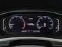 Volkswagen T-Roc 1.5 TSi 150 Pk R-Line | Stoelverwarming | Camera | Trekhaak | Navigatie | Adaptive Cruise | 17 Inch