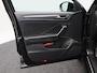Volkswagen T-Roc 1.5 TSi 150 Pk R-Line | Stoelverwarming | Camera | Trekhaak | Navigatie | Adaptive Cruise | 17 Inch