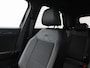 Volkswagen T-Roc 1.5 TSi 150 Pk R-Line | Stoelverwarming | Camera | Trekhaak | Navigatie | Adaptive Cruise | 17 Inch