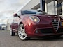 Alfa Romeo MiTo 0.9 TwinAir Distinctive / NL-Auto / Vol-Leder / 2e-Eigenaar / Rijklaar, net nieuwe Beurt+APK / 105 PK / Cruise-Control / Climate-Control / Armsteun / Radio-Bluetooth / Navi / PDC-Achter / 17'' LMV /