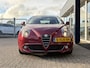 Alfa Romeo MiTo 0.9 TwinAir Distinctive / NL-Auto / Vol-Leder / 2e-Eigenaar / Rijklaar, net nieuwe Beurt+APK / 105 PK / Cruise-Control / Climate-Control / Armsteun / Radio-Bluetooth / Navi / PDC-Achter / 17'' LMV /