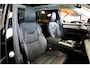 Volvo XC90 2.0 T8 AWD 335kW/456pk Aut8 Recharge Ultra Dark 7P BOWERS&WILKINS + LUCHTVERING + MASSAGE + EL.TREKHAAK + ADAPT.CRUISE + PANORAMADAK + HEAD-UP + STOELVERWARMIN V&A + STUURVERWARMING + LEDEREN DASHBOARD + 360 CAMERA + STOELVENTILATIE + 21" LM-VELGEN!!
