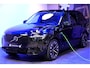 Volvo XC90 2.0 T8 AWD 335kW/456pk Aut8 Recharge Ultra Dark 7P BOWERS&WILKINS + LUCHTVERING + MASSAGE + EL.TREKHAAK + ADAPT.CRUISE + PANORAMADAK + HEAD-UP + STOELVERWARMIN V&A + STUURVERWARMING + LEDEREN DASHBOARD + 360 CAMERA + STOELVENTILATIE + 21" LM-VELGEN!!