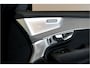 Volvo XC90 2.0 T8 AWD 335kW/456pk Aut8 Recharge Ultra Dark 7P BOWERS&WILKINS + LUCHTVERING + MASSAGE + EL.TREKHAAK + ADAPT.CRUISE + PANORAMADAK + HEAD-UP + STOELVERWARMIN V&A + STUURVERWARMING + LEDEREN DASHBOARD + 360 CAMERA + STOELVENTILATIE + 21" LM-VELGEN!!