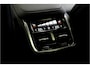 Volvo XC90 2.0 T8 AWD 335kW/456pk Aut8 Recharge Ultra Dark 7P BOWERS&WILKINS + LUCHTVERING + MASSAGE + EL.TREKHAAK + ADAPT.CRUISE + PANORAMADAK + HEAD-UP + STOELVERWARMIN V&A + STUURVERWARMING + LEDEREN DASHBOARD + 360 CAMERA + STOELVENTILATIE + 21" LM-VELGEN!!