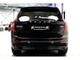 Volvo XC90 2.0 T8 AWD 335kW/456pk Aut8 Recharge Ultra Dark 7P BOWERS&WILKINS + LUCHTVERING + MASSAGE + EL.TREKHAAK + ADAPT.CRUISE + PANORAMADAK + HEAD-UP + STOELVERWARMIN V&A + STUURVERWARMING + LEDEREN DASHBOARD + 360 CAMERA + STOELVENTILATIE + 21" LM-VELGEN!!