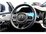 Volvo XC90 2.0 T8 AWD 335kW/456pk Aut8 Recharge Ultra Dark 7P BOWERS&WILKINS + LUCHTVERING + MASSAGE + EL.TREKHAAK + ADAPT.CRUISE + PANORAMADAK + HEAD-UP + STOELVERWARMIN V&A + STUURVERWARMING + LEDEREN DASHBOARD + 360 CAMERA + STOELVENTILATIE + 21" LM-VELGEN!!