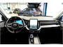 Volvo XC90 2.0 T8 AWD 335kW/456pk Aut8 Recharge Ultra Dark 7P BOWERS&WILKINS + LUCHTVERING + MASSAGE + EL.TREKHAAK + ADAPT.CRUISE + PANORAMADAK + HEAD-UP + STOELVERWARMIN V&A + STUURVERWARMING + LEDEREN DASHBOARD + 360 CAMERA + STOELVENTILATIE + 21" LM-VELGEN!!