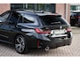 BMW 3-Serie Touring 330e xDrive LCI-2 Pano El-zetels HUD 360-cam Trekhaak