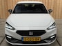 SEAT Leon 1.5 eTSI FR Business Apple CarPlay/Android Auto | Cruise & climate control | LED verlichting | Navigatiesysteem | Rijstrooksensor | Parkeersensoren voor en achter | Trekhaak uitklapbaar