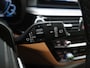BMW 5-Serie Touring 520e | Leder | HUD | Keyless | 360 | Sfeerlicht | Dodehoek | Stoelverwarming | Carplay