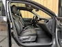 Skoda Kamiq 1.0 TSI Business Edition Apple CarPlay/Android Auto | Cruise & climate control | Getint glas | Half/leer alcantara bekleding | Keyless entry&start | Navigatiesysteem | Panoramadak | Parkeersensoren voor en achter | Zwart optiek