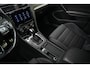 Volkswagen Golf 2.0 TSI 301 pk 4Motion R / Akraprovic/ Dynaudio/ ACC/ DCC/ Keyless/ Virtual/ Adapt.Cruise/ Pano-Dak/ Downpipe/ Camera/ 19''LMV