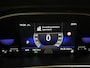 Volkswagen T-Roc 1.5 TSI R-Line/ Cam/ Keyless/ Pano/ 19''LMV/ IQ LED/ Trekhaak