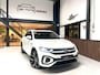 Volkswagen T-Roc 1.5 TSI R-Line/ Cam/ Keyless/ Pano/ 19''LMV/ IQ LED/ Trekhaak