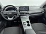 Hyundai Kona Electric EV COMFORT 64 kWh | PDC | 3 FASE | WARMTEPOMP | CAMERA | CLIMA | CRUISE ADAPT. | NAVI | PRIVACY GLASS | DAKRAILING | APPLE CAR PLAY & ADROID AUTO | LAGE KMSTAND! |