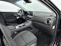 Hyundai Kona Electric EV COMFORT 64 kWh | PDC | 3 FASE | WARMTEPOMP | CAMERA | CLIMA | CRUISE ADAPT. | NAVI | PRIVACY GLASS | DAKRAILING | APPLE CAR PLAY & ADROID AUTO | LAGE KMSTAND! |