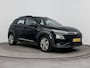 Hyundai Kona Electric EV COMFORT 64 kWh | PDC | 3 FASE | WARMTEPOMP | CAMERA | CLIMA | CRUISE ADAPT. | NAVI | PRIVACY GLASS | DAKRAILING | APPLE CAR PLAY & ADROID AUTO | LAGE KMSTAND! |