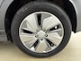 Hyundai Kona Electric EV PREMIUM 64 kWh <| 3- FASE | NAVI | CLIMA | ADAPT. CRUISE | CAMERA | HUD | LEDER | STUUR- & STOELVERWARMING | WARMTEPOMP | PRIVACY GLASS | WLTP 481 KM! |