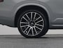 Volvo XC90 2.0 T8 Plug-in hybrid AWD Ultra Black Edition 7-Pers. |  PANO | 360° | B&W | HUD | ADAPTIVE | LUCHTVERING | STOEL- EN STUURVERW. | STOELMASSAGE | STOELVENT. | TREKHAAK