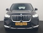 BMW iX1 xDrive30 67 kWh 313pk Dealer O.H. | Adaptive Cruise | Head Up | 360 Camera | Harman / Kardon | Lederen Comfortstoelen Massage & Memory | Keyless | Blis | Sfeerverlichting | Stoelverwarming | Apple Carplay | Navigatie | DAB |