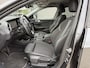 BMW 1-Serie 118i Sport Line Trekhaak LED PDC Carplay DAB 18 Inch Sportstoelen