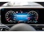Mercedes-Benz A-klasse 180 Business Solution AMG | Panoramaschuifdak | Premium Plus | Nightpakket | 19"Multispaak AMG velgen | Stoelverwarming | 360° camera | Head-up display |