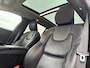Volvo V60 2.0 T8 Plug-in hybrid AWD Ultimate Dark | Zwenkbare trekhaak | Panoramadak | Stoelmassage + verkoeling | Memory | Head-up |