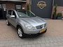 Nissan Qashqai 2.0 141PK Tekna Premium 4WD 4X4 Panorama Dak Airco Cruise Navi Elk.Ramen Leder Trekhaak keyless entry