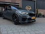 BMW X5 XDrive45e High Executive + M Performance Dravitgrau Laserlight Sky Lounge Panoramadak Body kit Bom Volle!!