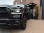 Dodge Ram 1500 5.7 V8 4x4 Crew Cab 401PK Laramie Bom volle opties Pano Groot Navi breed set velgen zeer nette!!