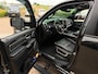 Dodge Ram 1500 5.7 V8 4x4 Crew Cab 401PK Laramie Bom volle opties Pano Groot Navi breed set velgen zeer nette!!