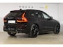 Volvo XC60 T6 350PK Plug-in hybrid AWD Ultra Black Edition / Luchtvering / Bowers & Wilkins / Adaptive Cruise control / Head-up Display / Elektrische stoelen met geheugen / Massagefunctie voorstoelen / Stoelverwarming V+A / Stoelventilatie / Stuurverwarming / 360 Camera /