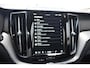 Volvo XC60 T6 350PK Plug-in hybrid AWD Ultra Black Edition / Luchtvering / Bowers & Wilkins / Adaptive Cruise control / Head-up Display / Elektrische stoelen met geheugen / Massagefunctie voorstoelen / Stoelverwarming V+A / Stoelventilatie / Stuurverwarming / 360 Camera /