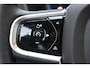 Volvo XC60 T6 350PK Plug-in hybrid AWD Ultra Black Edition / Luchtvering / Bowers & Wilkins / Adaptive Cruise control / Head-up Display / Elektrische stoelen met geheugen / Massagefunctie voorstoelen / Stoelverwarming V+A / Stoelventilatie / Stuurverwarming / 360 Camera /