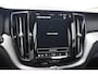 Volvo XC60 T6 350PK Plug-in hybrid AWD Ultra Black Edition / Luchtvering / Bowers & Wilkins / Adaptive Cruise control / Head-up Display / Elektrische stoelen met geheugen / Massagefunctie voorstoelen / Stoelverwarming V+A / Stoelventilatie / Stuurverwarming / 360 Camera /
