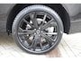 Volvo XC60 T6 350PK Plug-in hybrid AWD Ultra Black Edition / Luchtvering / Bowers & Wilkins / Adaptive Cruise control / Head-up Display / Elektrische stoelen met geheugen / Massagefunctie voorstoelen / Stoelverwarming V+A / Stoelventilatie / Stuurverwarming / 360 Camera /