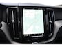Volvo XC60 T6 350PK Plug-in hybrid AWD Ultra Black Edition / Luchtvering / Bowers & Wilkins / Adaptive Cruise control / Head-up Display / Elektrische stoelen met geheugen / Massagefunctie voorstoelen / Stoelverwarming V+A / Stoelventilatie / Stuurverwarming / 360 Camera /